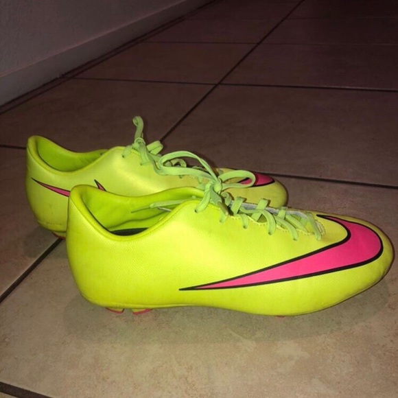 - Nike Mercurial Victory FG Volt Hyper Punch - Picture 2 of 6